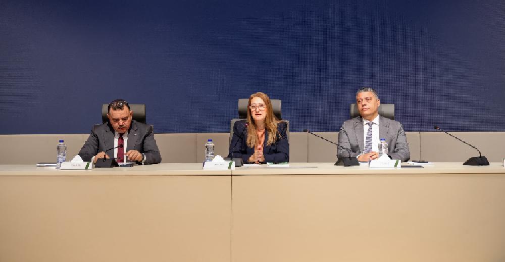 جانب من الاجتماع جانب من الاجتماع